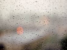 Gouttes de pluie sur une vitre